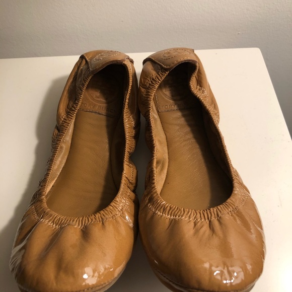 Tory Burch tan flats - Picture 3 of 3